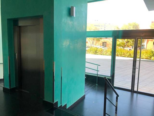 Oficina en Alquiler en Avenida de Emilio Lemos en Colores -  Entreparques