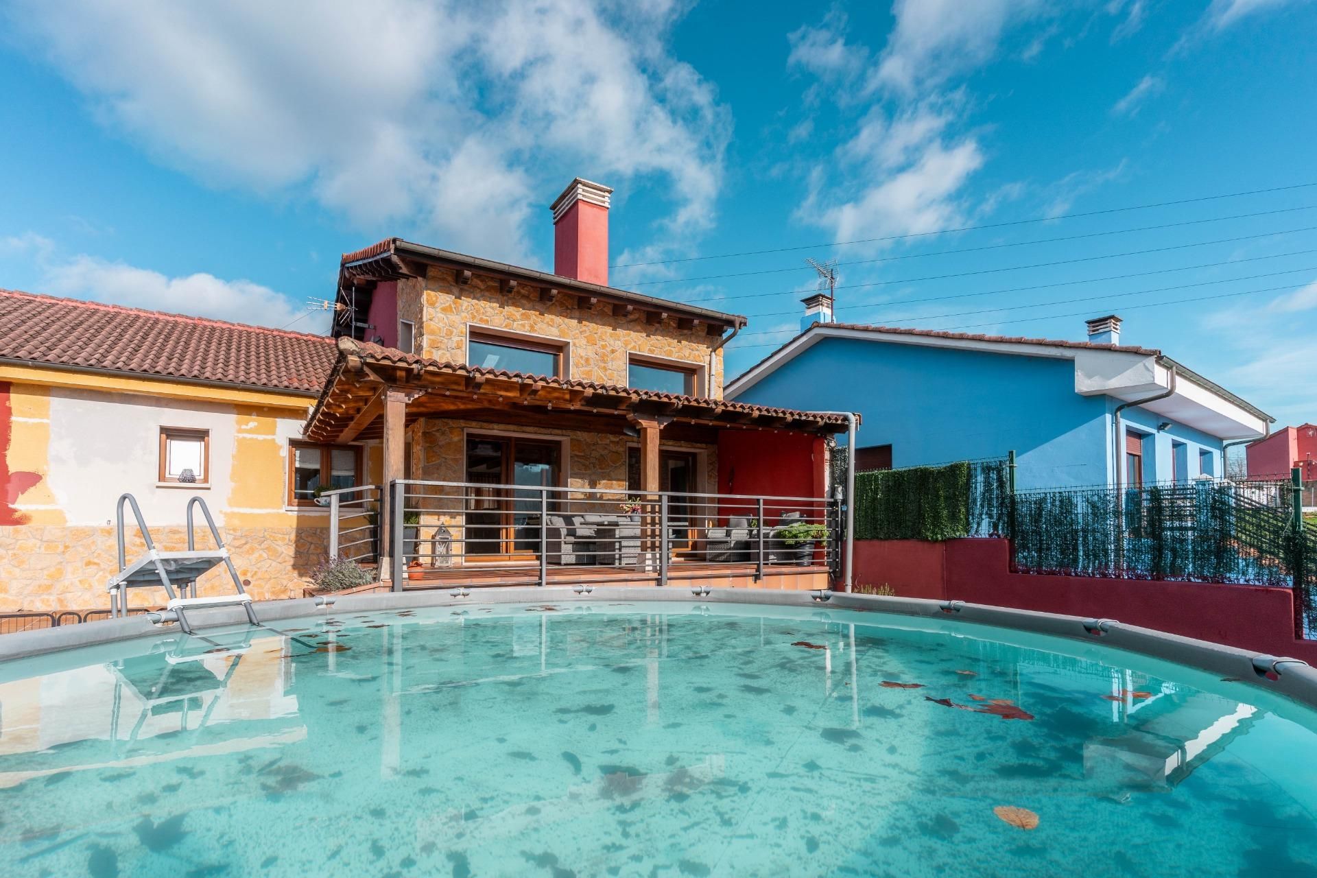 Swimming pool of House or chalet for sale in Langreo  with Heating, Private garden and Terrace