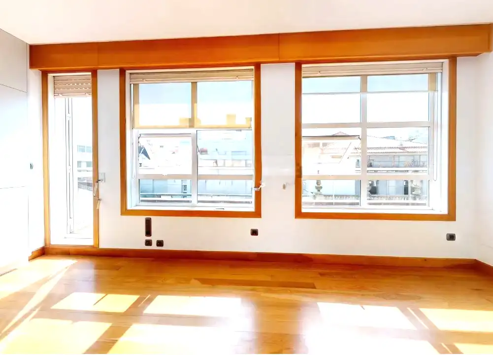 Piso de alquiler en Vigo  con Terraza, Trastero y Amueblado