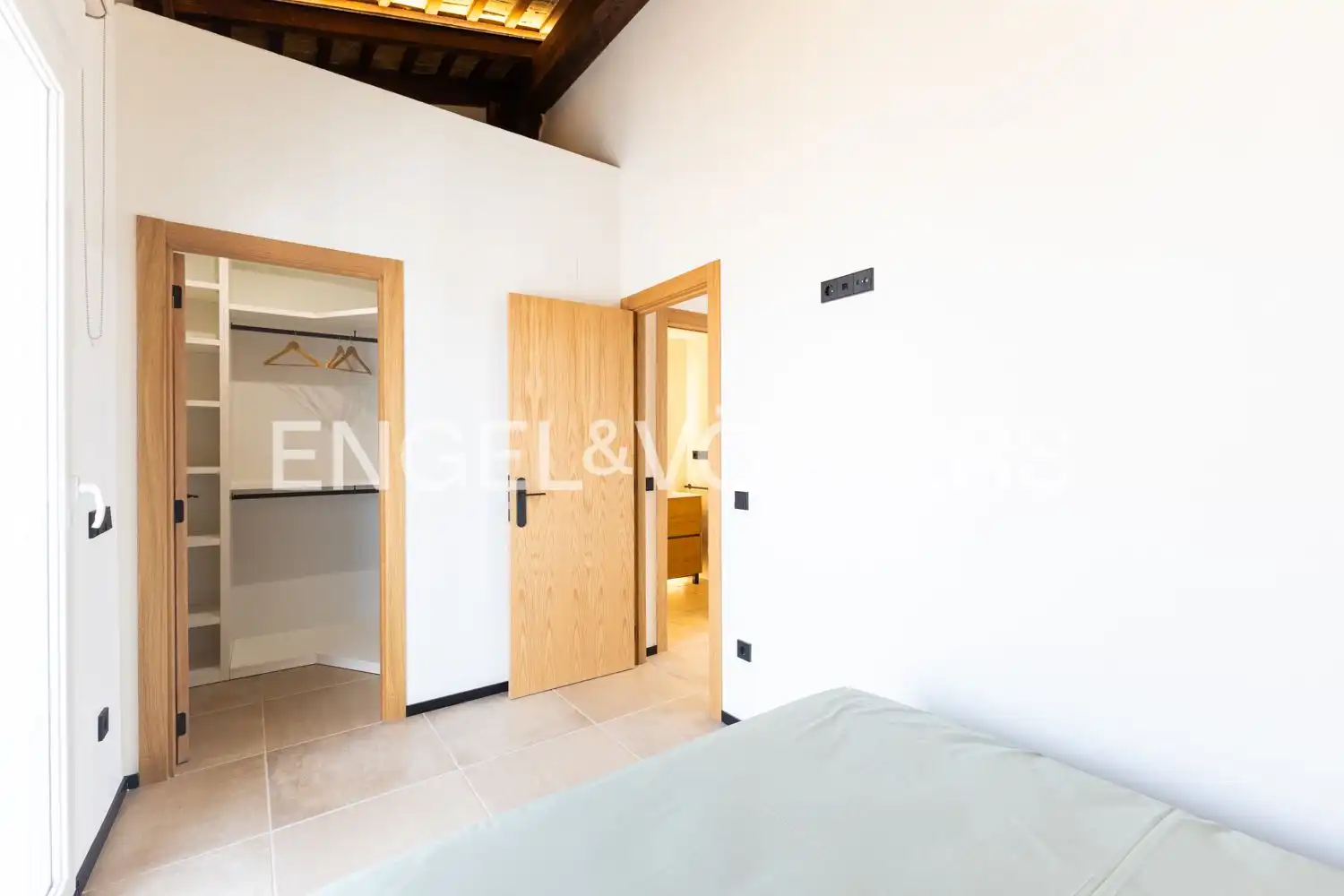 Habitación de Piso de alquiler en Valencia con Aire acondicionado, Calefacción y Terraza