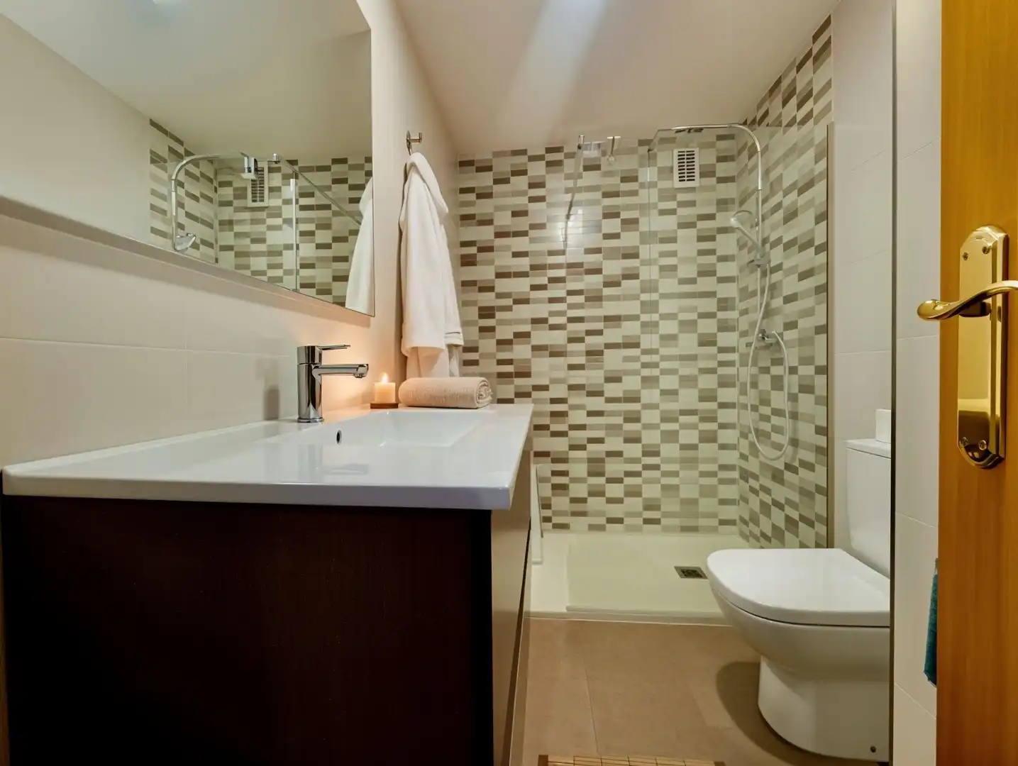 Baño de Piso en venta en Sabadell con Calefacción, Parquet y Terraza