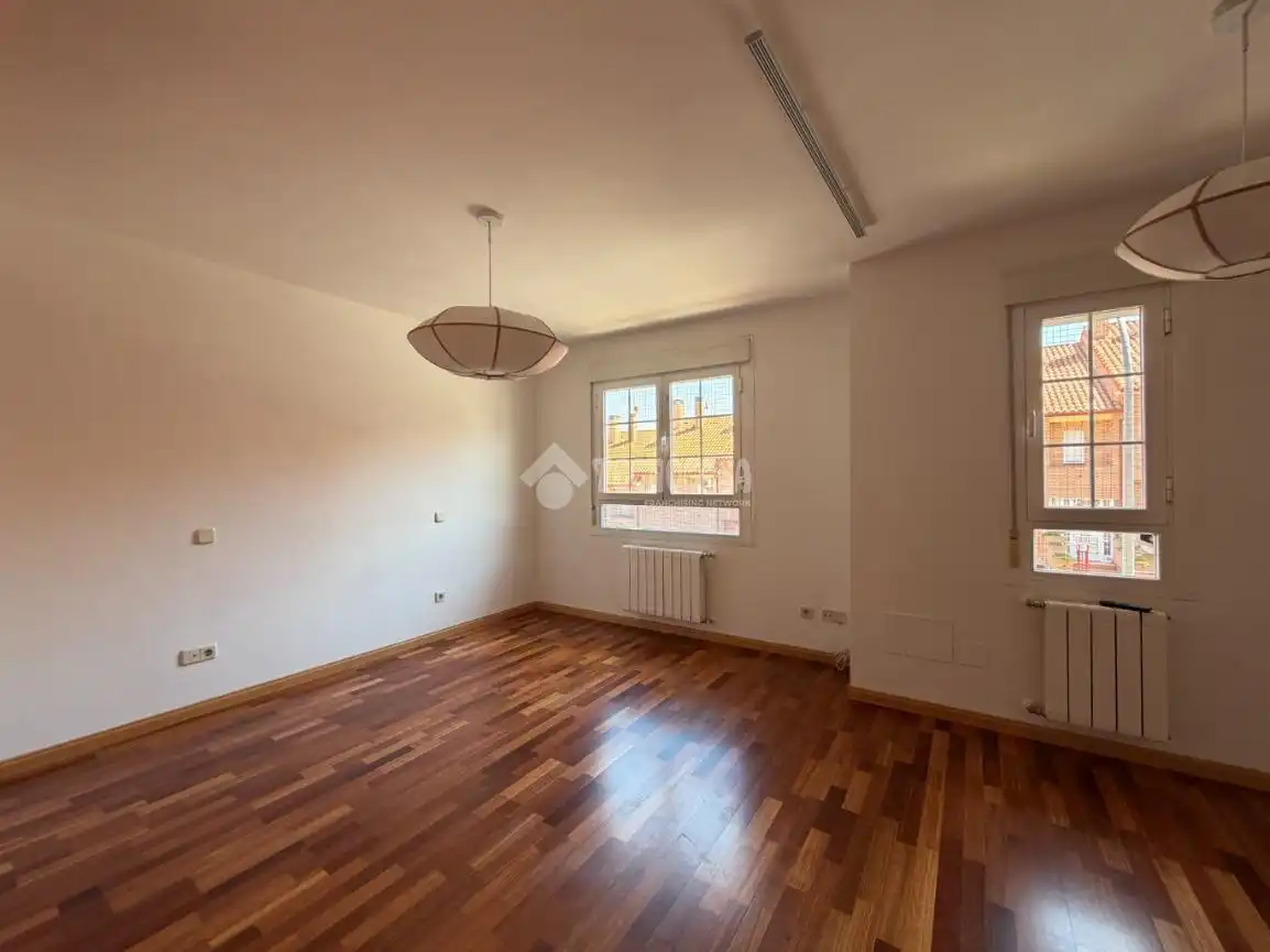 Habitación de Casa adosada de alquiler en Algete con Aire acondicionado, Calefacción y Jardín privado