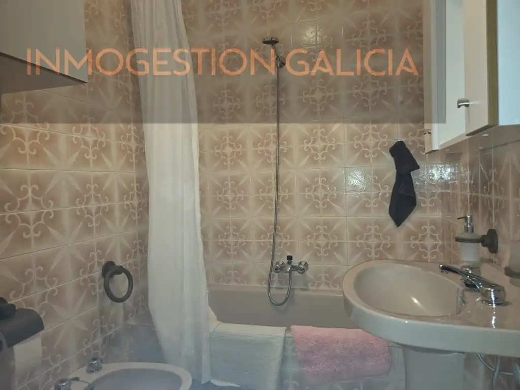 Badezimmer von Wohnung zur Miete in Cerceda
