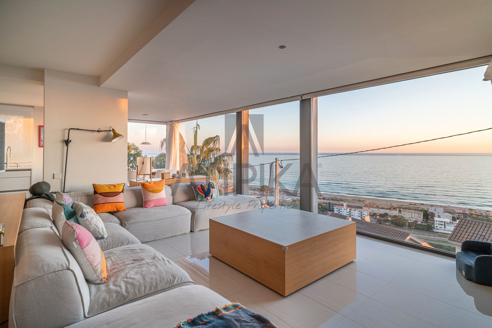 Sala d'estar de Casa o xalet en venda en Sitges amb Aire condicionat, Terrassa i Traster
