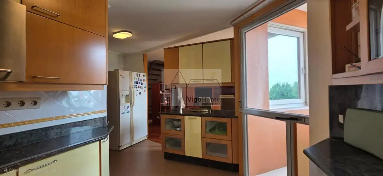 Kitchen of Duplexes for rent in Vigo   with Heating, Parquet flooring and Terrace