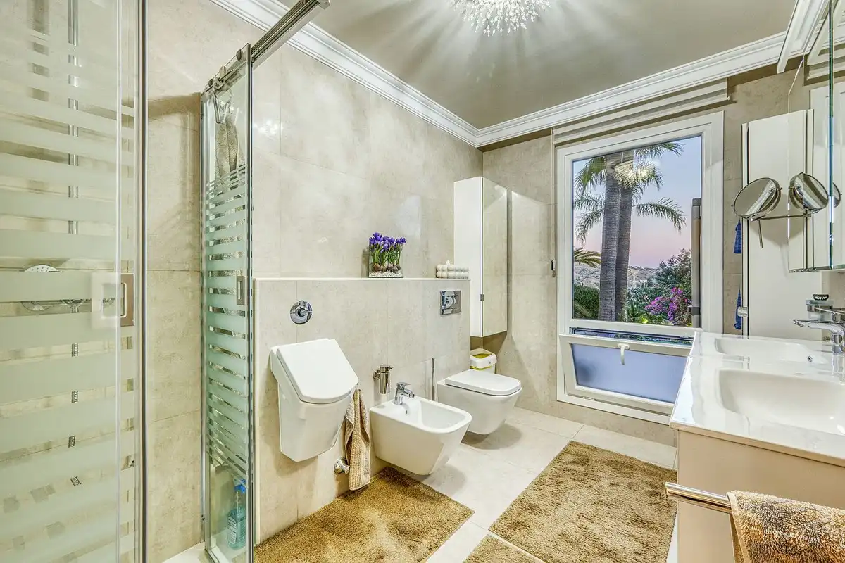 Bathroom of Detached homes for sale in Marbella  with Air Conditioner, Terrace and Storage room