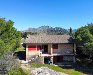 Exterior view of House or chalet for sale in Cabanillas de la Sierra  with Private garden, Terrace and Swimming Pool