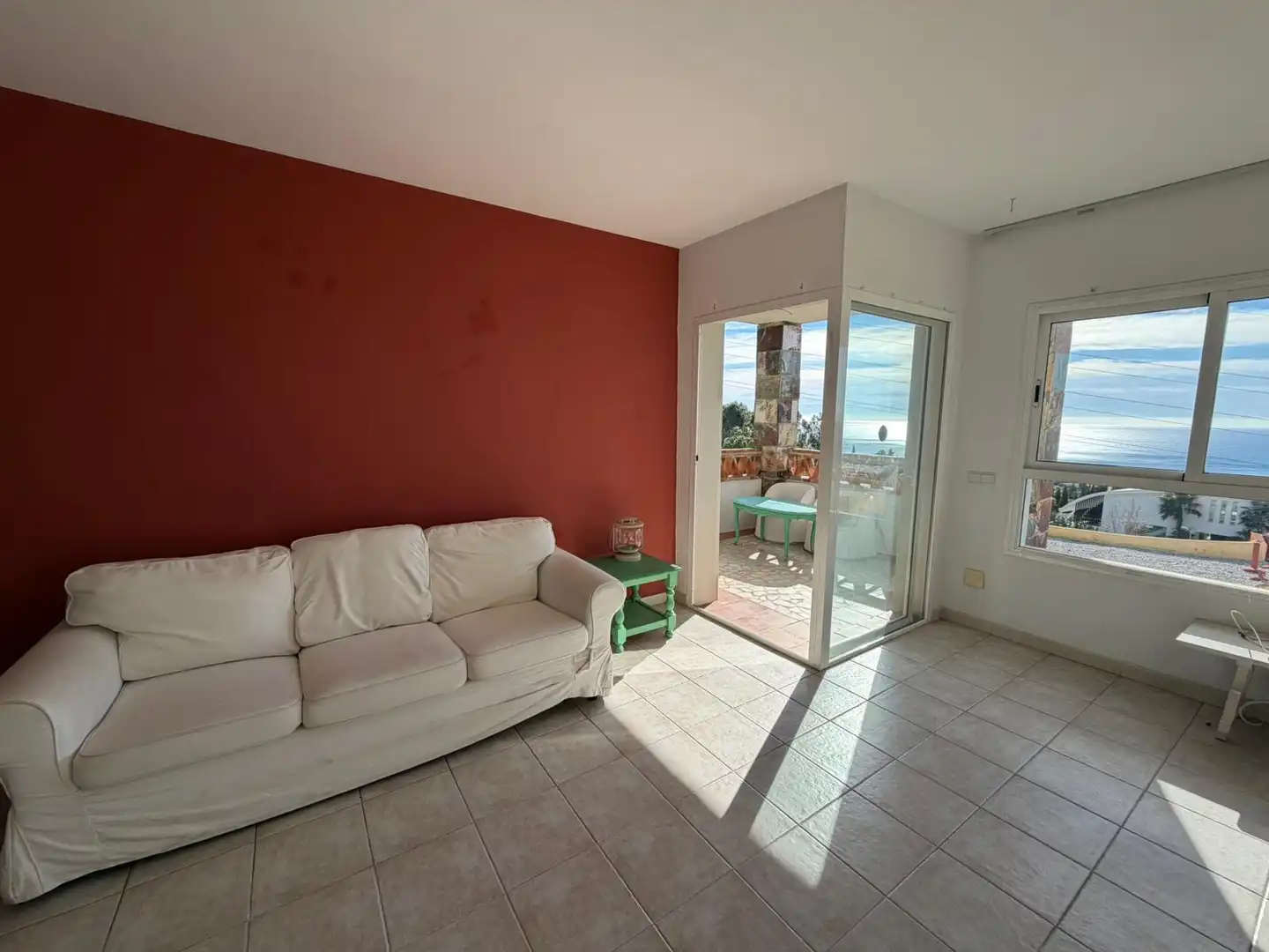 Living room of Flat for sale in Fuengirola  with Air Conditioner, Terrace and Community pool