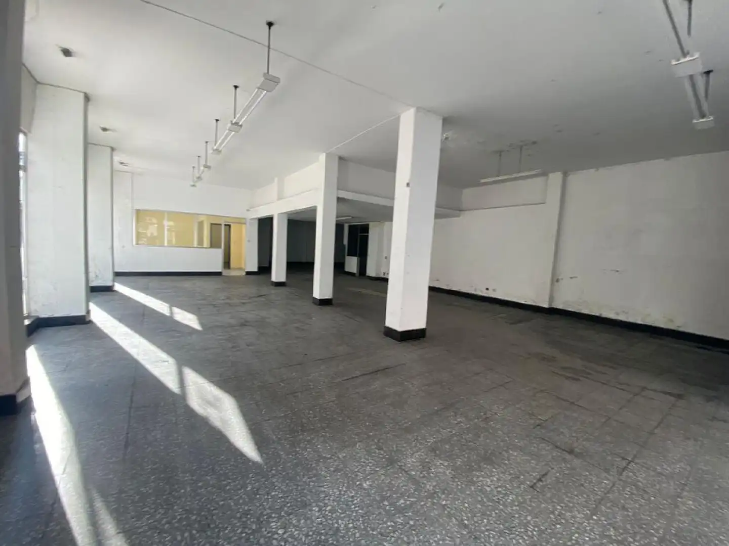 Local comercial en venta en Sama, imagen 8