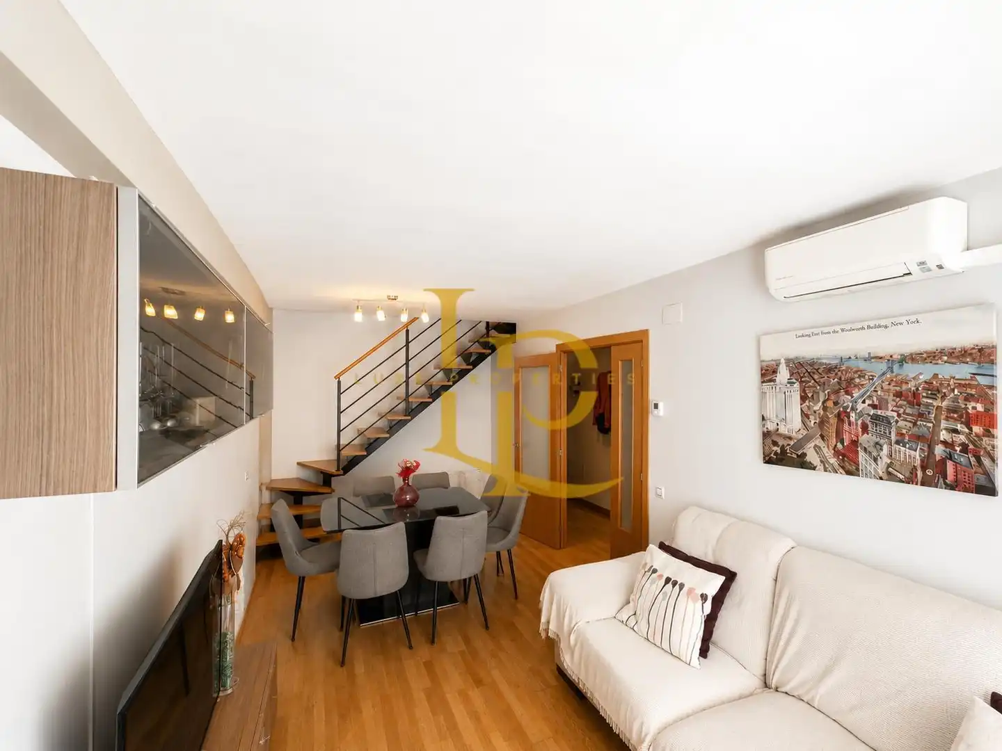 Sala d'estar de Dúplex en venda en Rubí amb Aire condicionat, Calefacció i Parquet