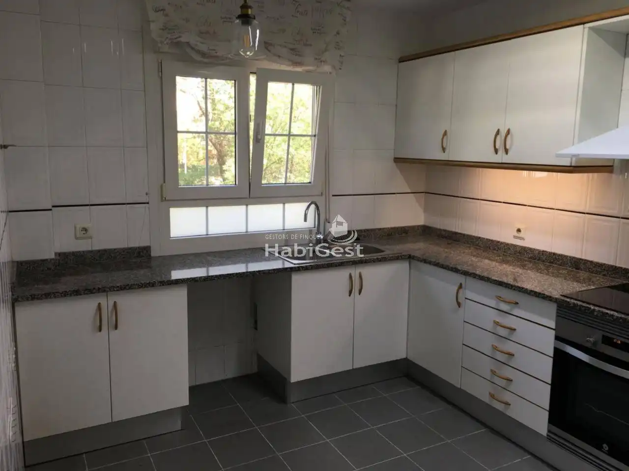 Cocina de Casa adosada de alquiler en Quart con Aire acondicionado, Calefacción y Terraza