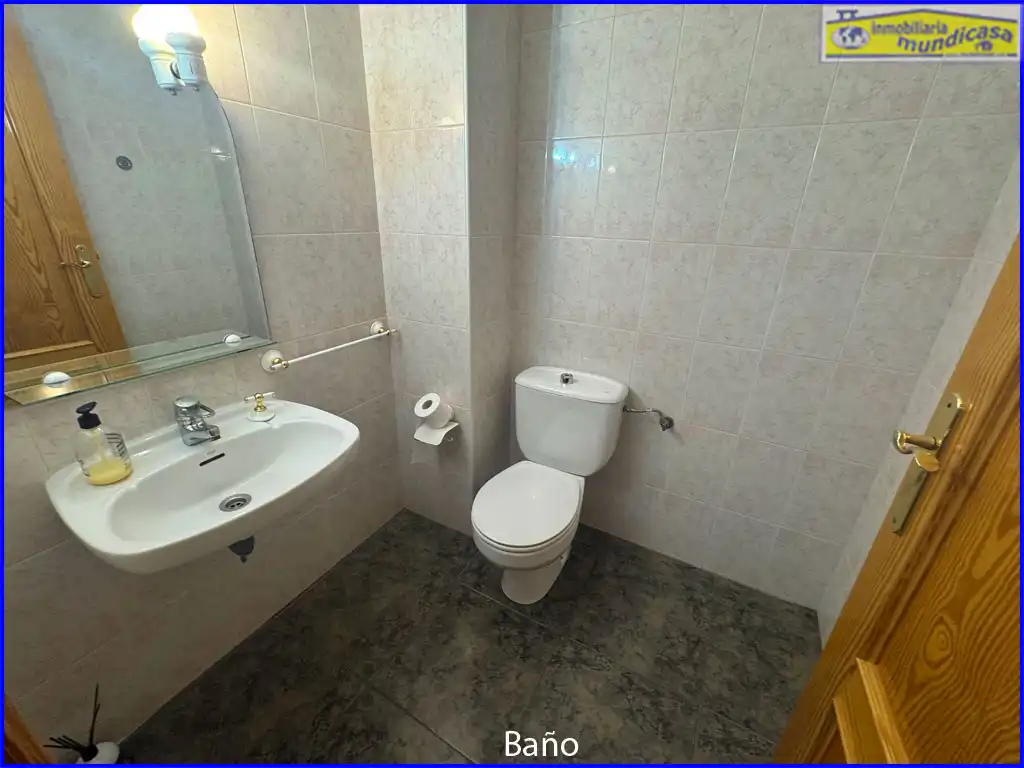 Baño de Piso en venta en Santomera con Aire acondicionado, Trastero y Amueblado