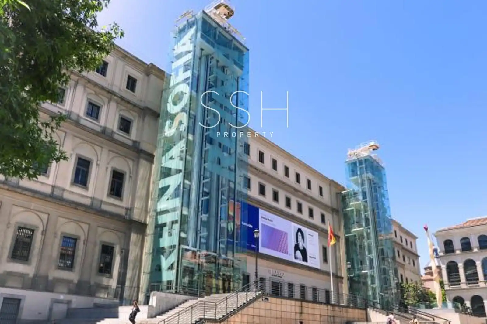 Exterior view of Buildings for sale in Madrid