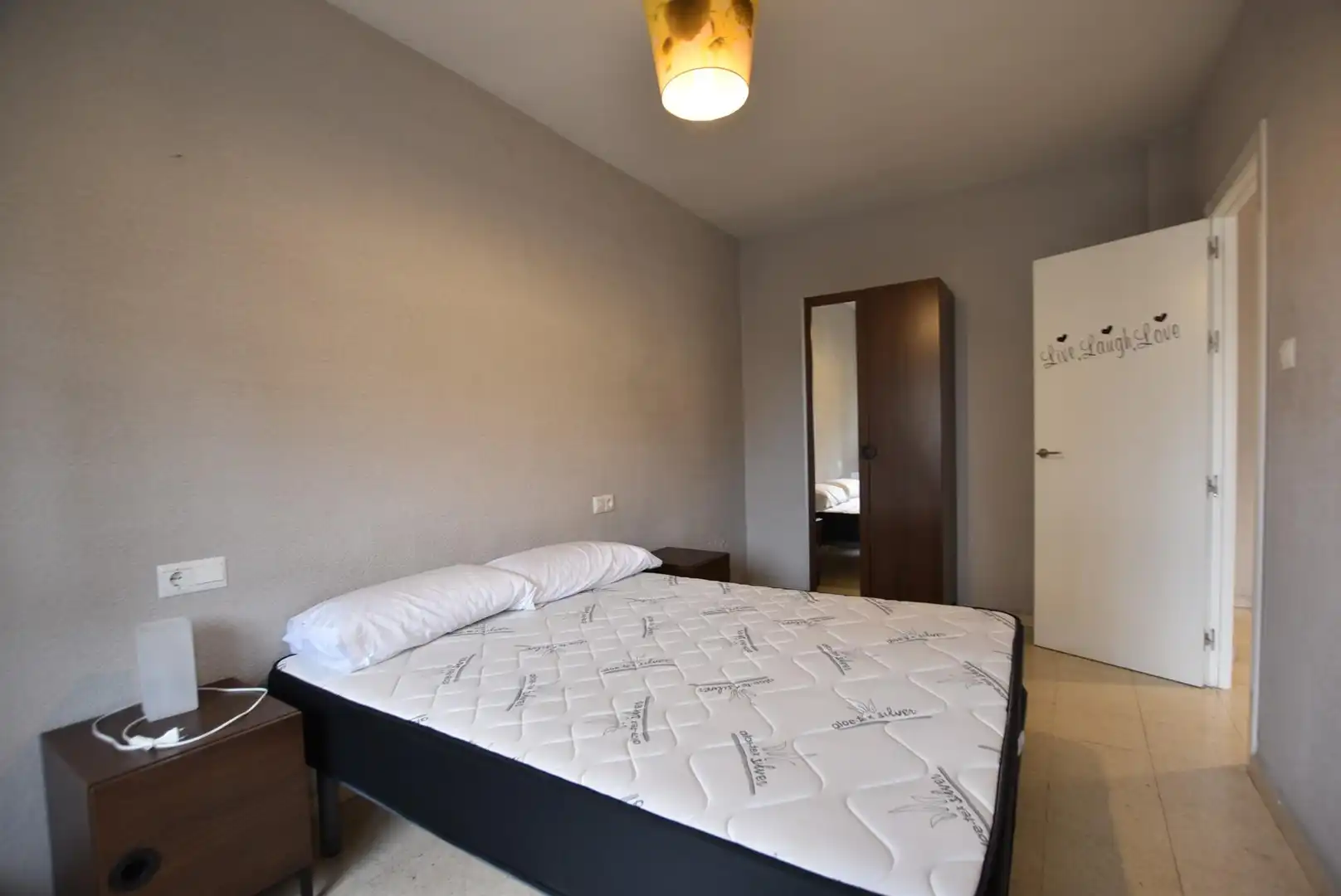 Bedroom of Flat for rent in Granada  with Heating, Furnished and Balcony