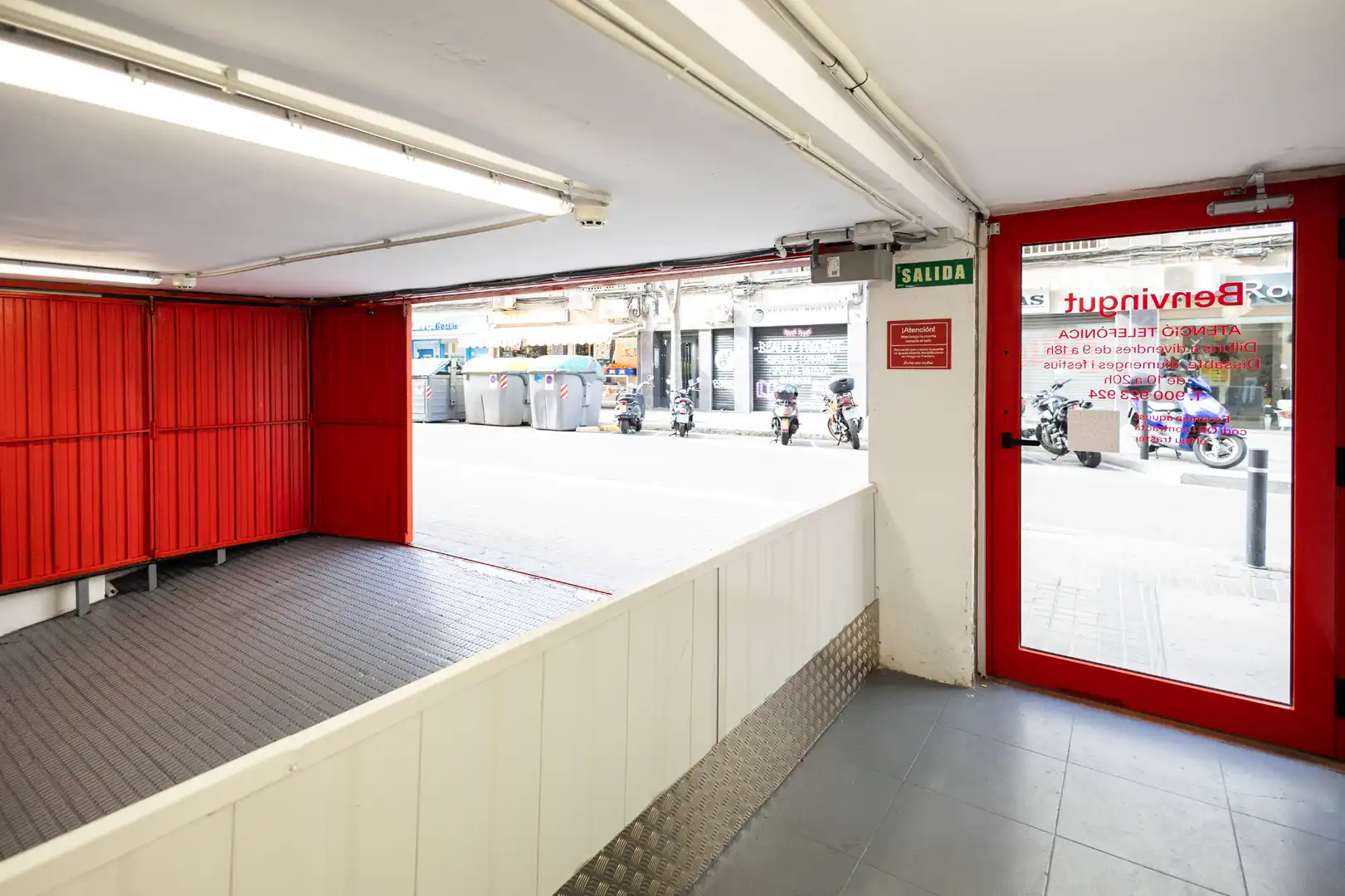 Trastero de alquiler en L'Hospitalet de Llobregat con Alarma