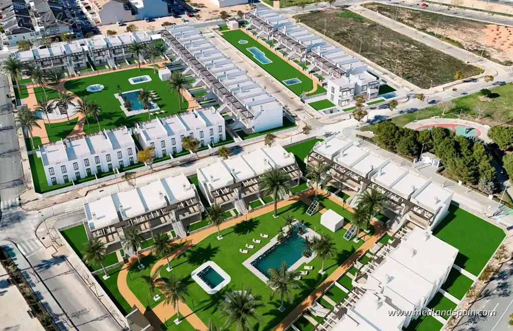 Vista exterior de Apartamento en venta en Pilar de la Horadada con Terraza y Piscina comunitaria