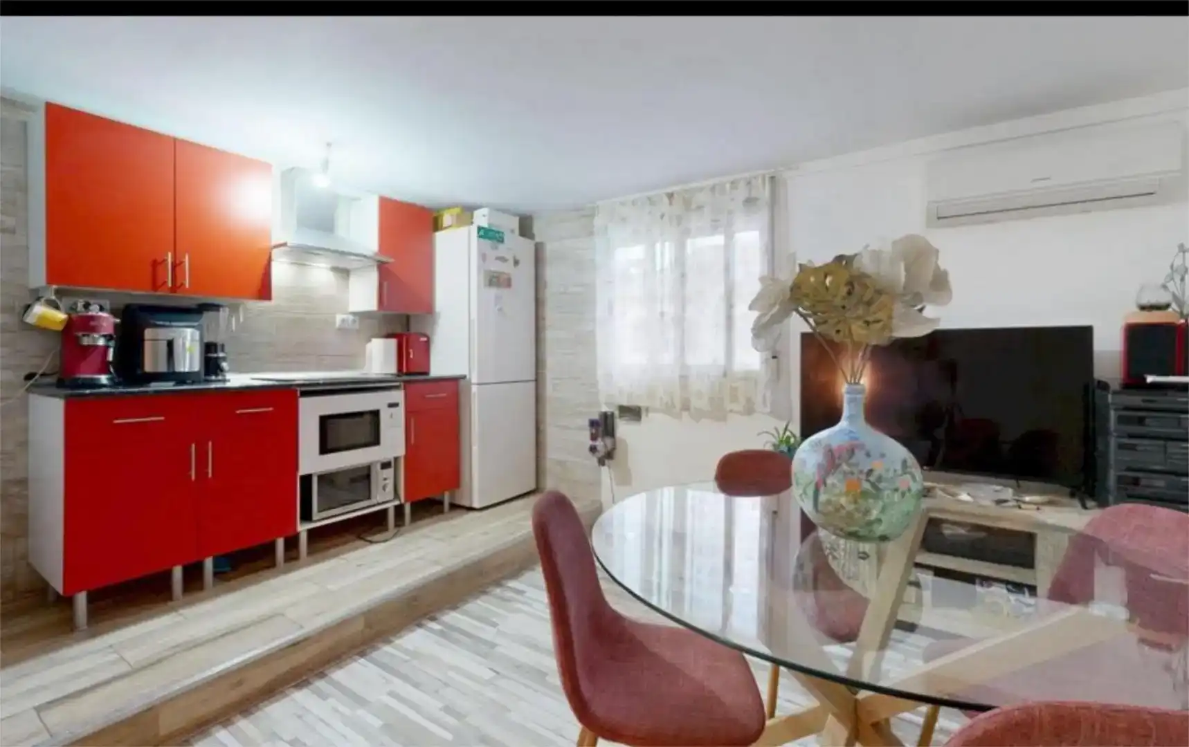 Kitchen of Commercial properties for rent in Oliva  with Air Conditioner