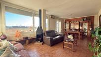Sala d'estar de Àtic en venda en Terrassa amb Aire condicionat, Calefacció i Terrassa