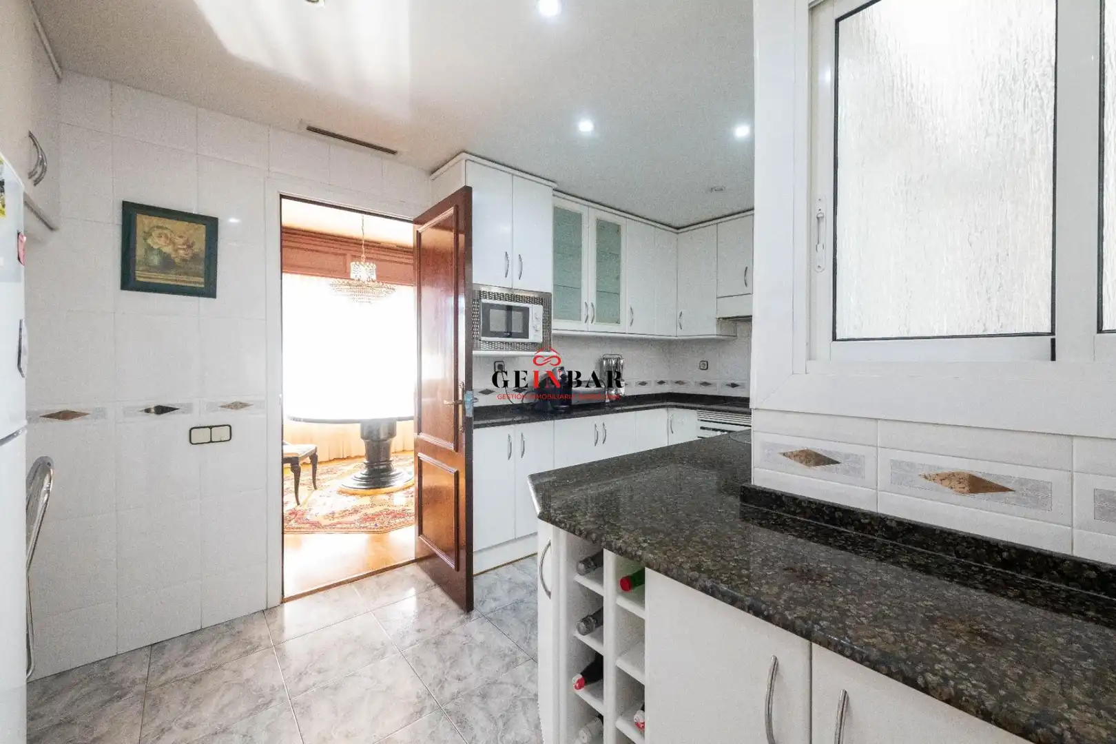 Küche von Wohnung zum Verkauf in Barcelona mit Klimaanlage, Heizung und Privatgarten