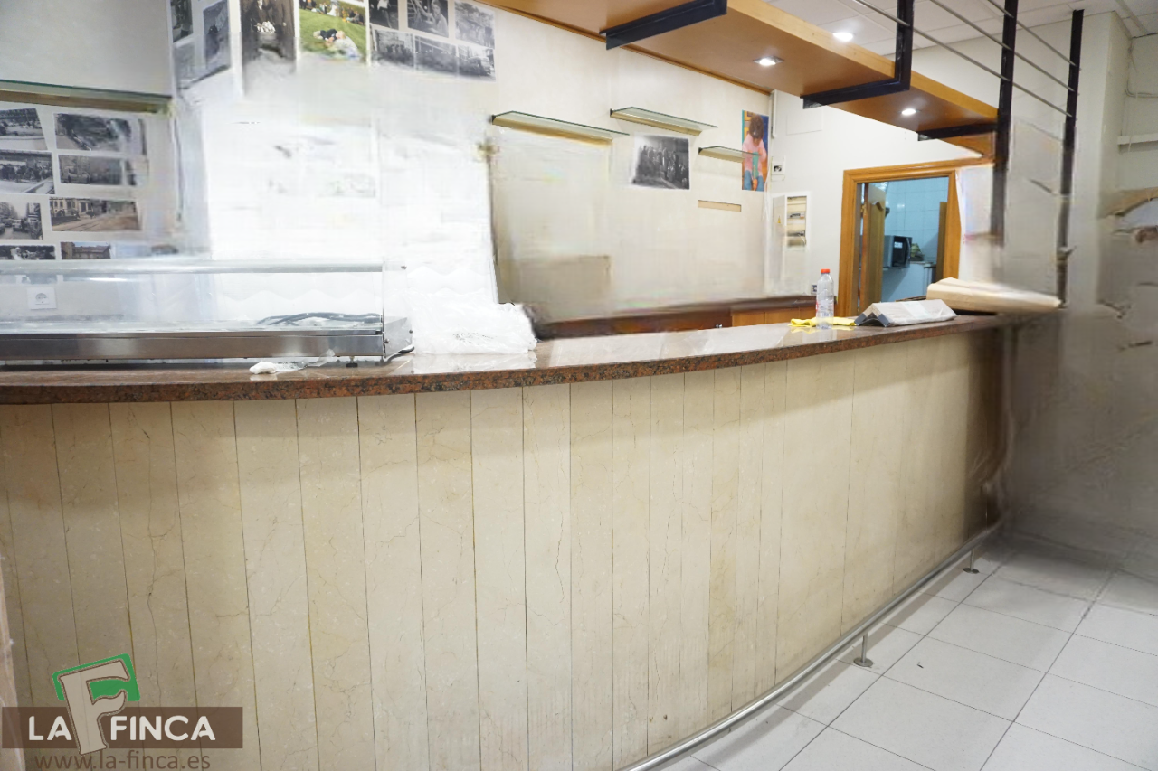 Local en venta en Oviedo 