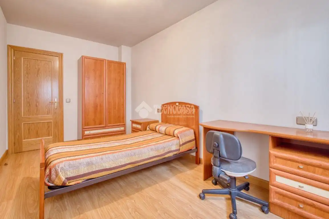 Habitación de Piso en venta en Arapiles con Calefacción, Trastero y Balcón