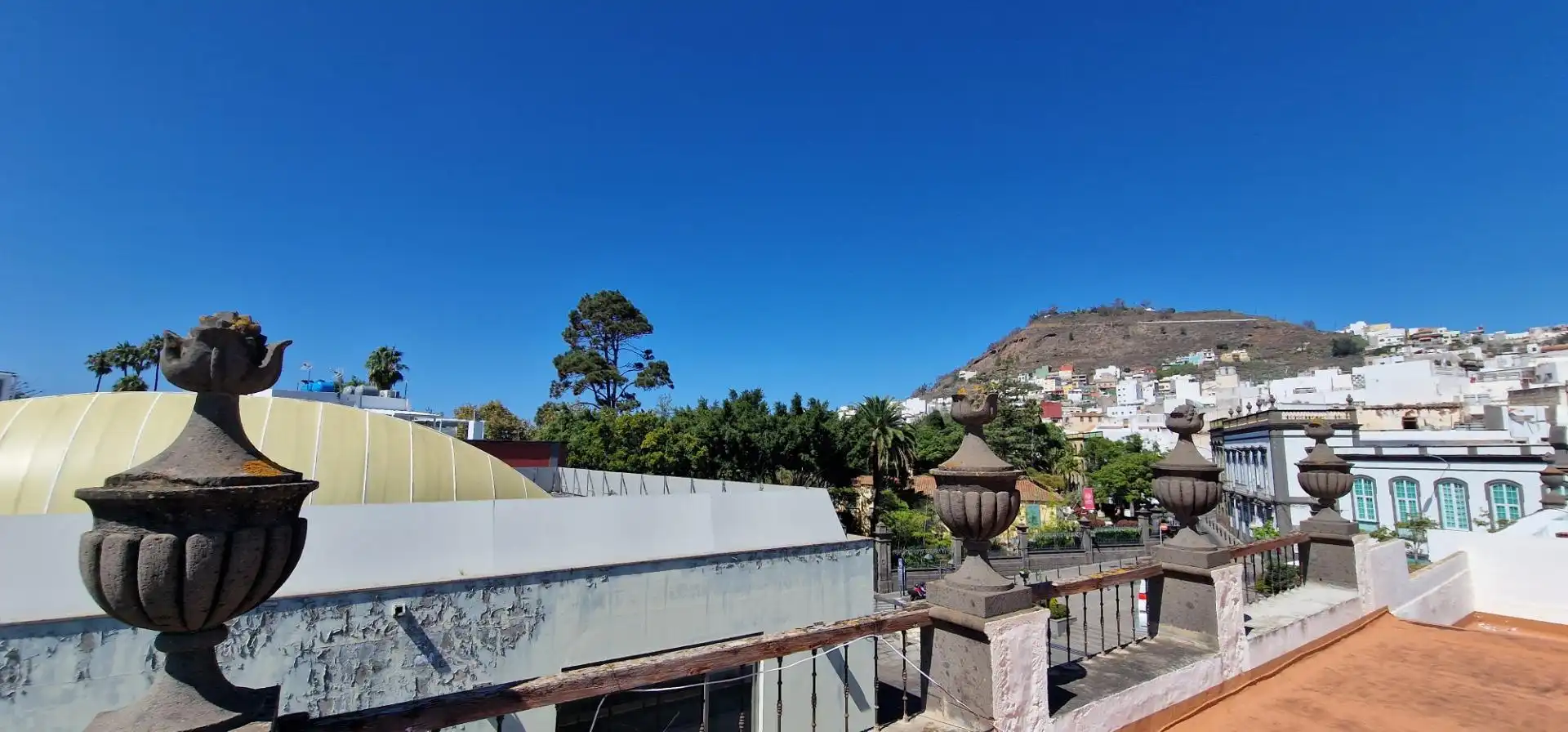 Vista exterior de Casa o chalet en venta en Arucas con Terraza, Trastero y Balcón