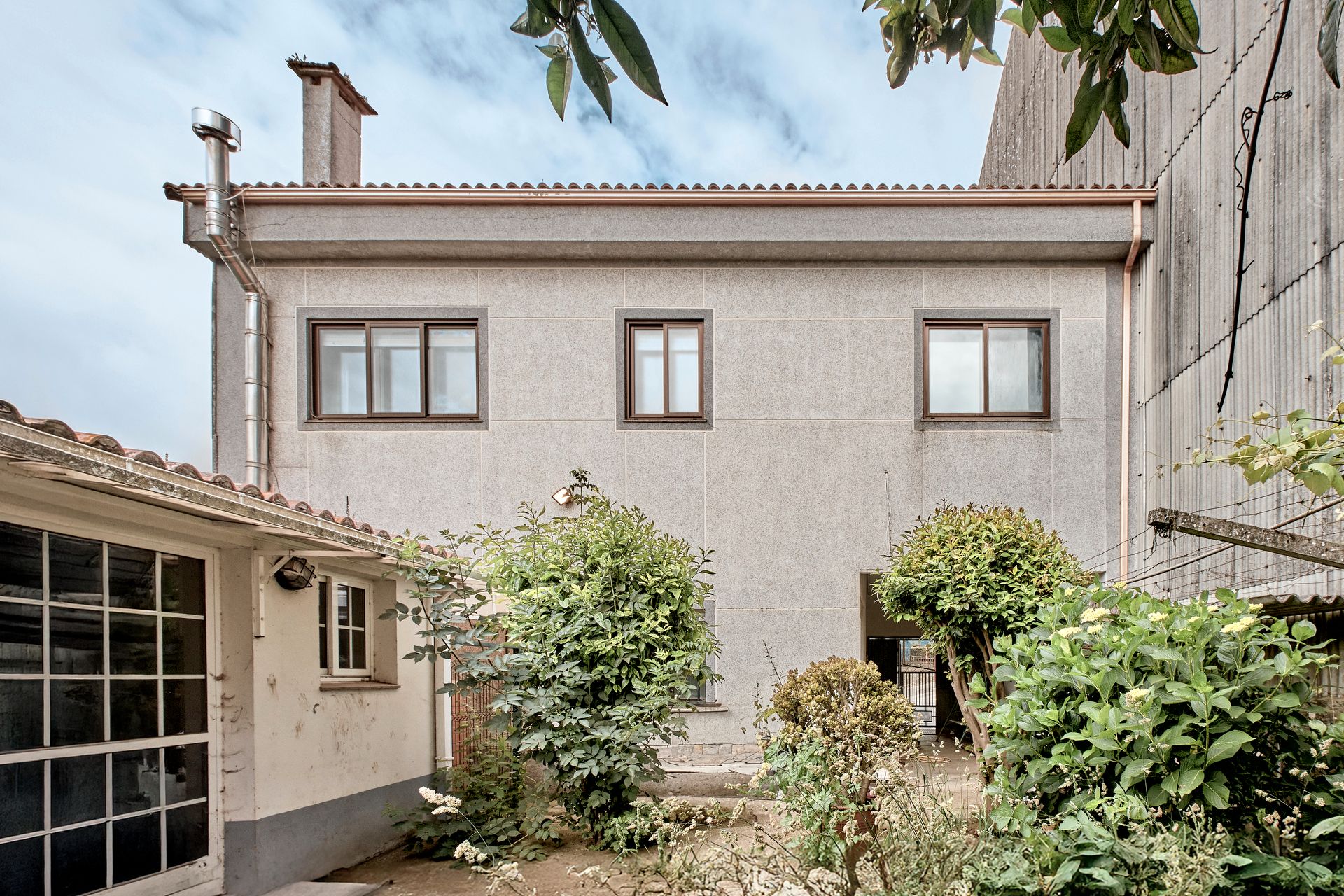 Vista exterior de Casa o xalet en venda en Carral amb Calefacció, Jardí privat i Forn