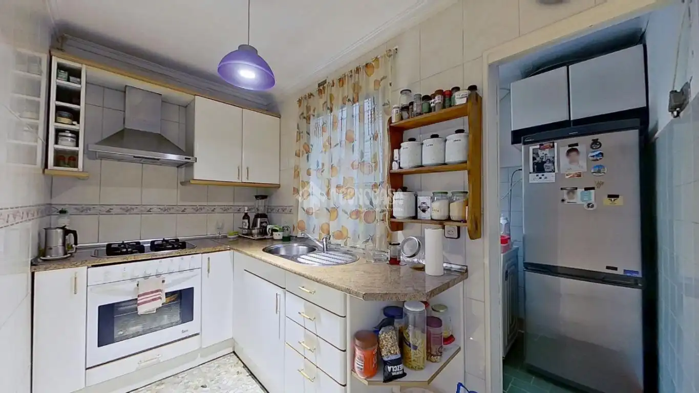 Cocina de Piso en venta en Cerdanyola del Vallès