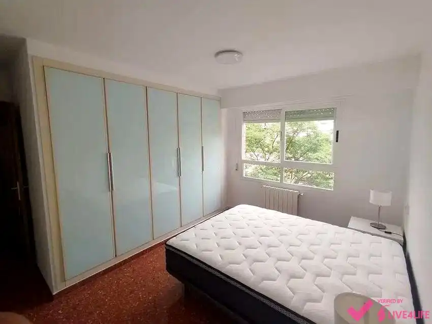 Bedroom of Flat for rent in Valencia  with Air Conditioner, Heating and Furnished