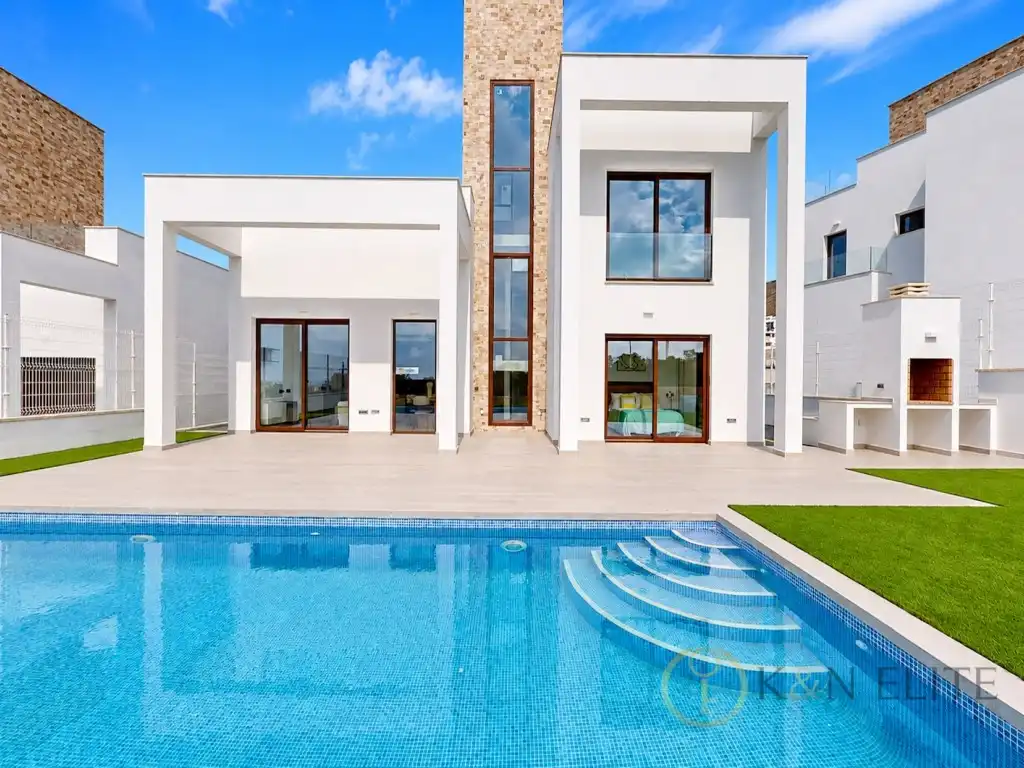 Casa amb piscina en venda a Calle Mexic De