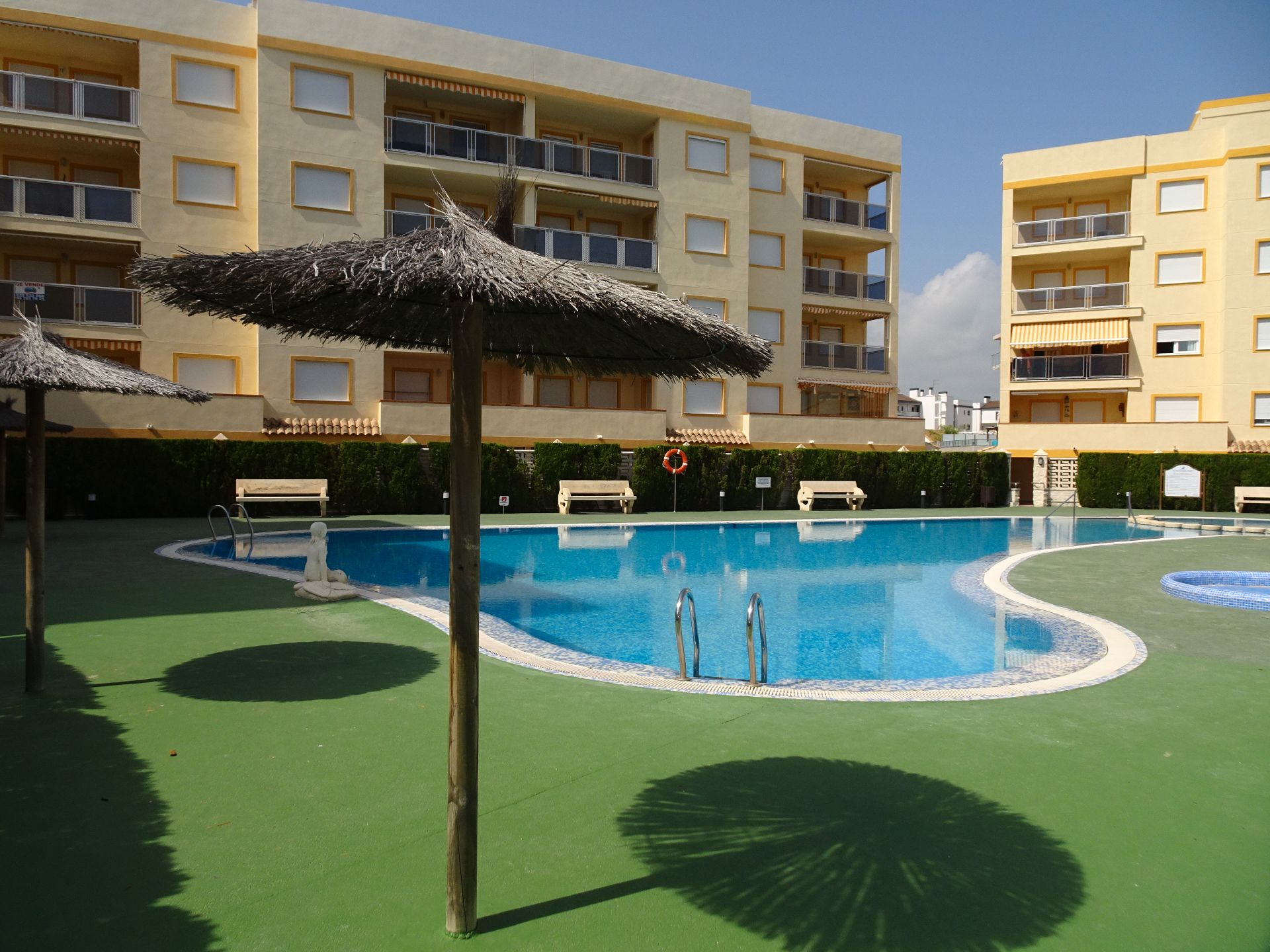 Swimming pool of Apartment for rent in Oliva  with Air Conditioner, Heating and Terrace