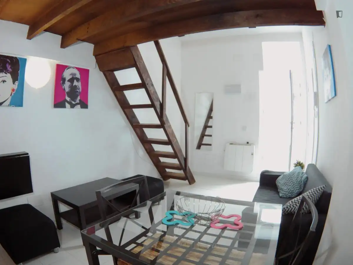 Study for rent in Valdeacederas