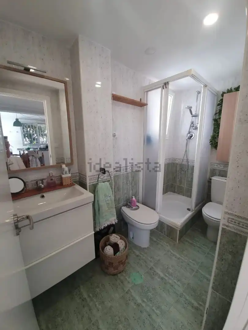 Baño de Ático de alquiler en Valencia con Aire acondicionado, Calefacción y Jardín privado