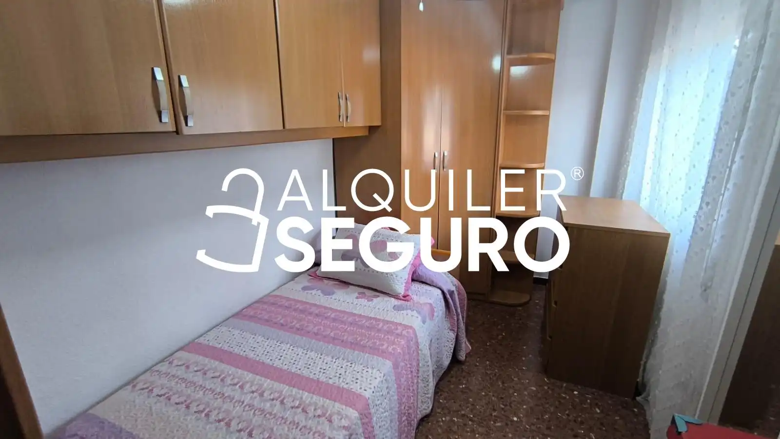 Bedroom of Flat for rent in Sevilla  with Air Conditioner and Furnished