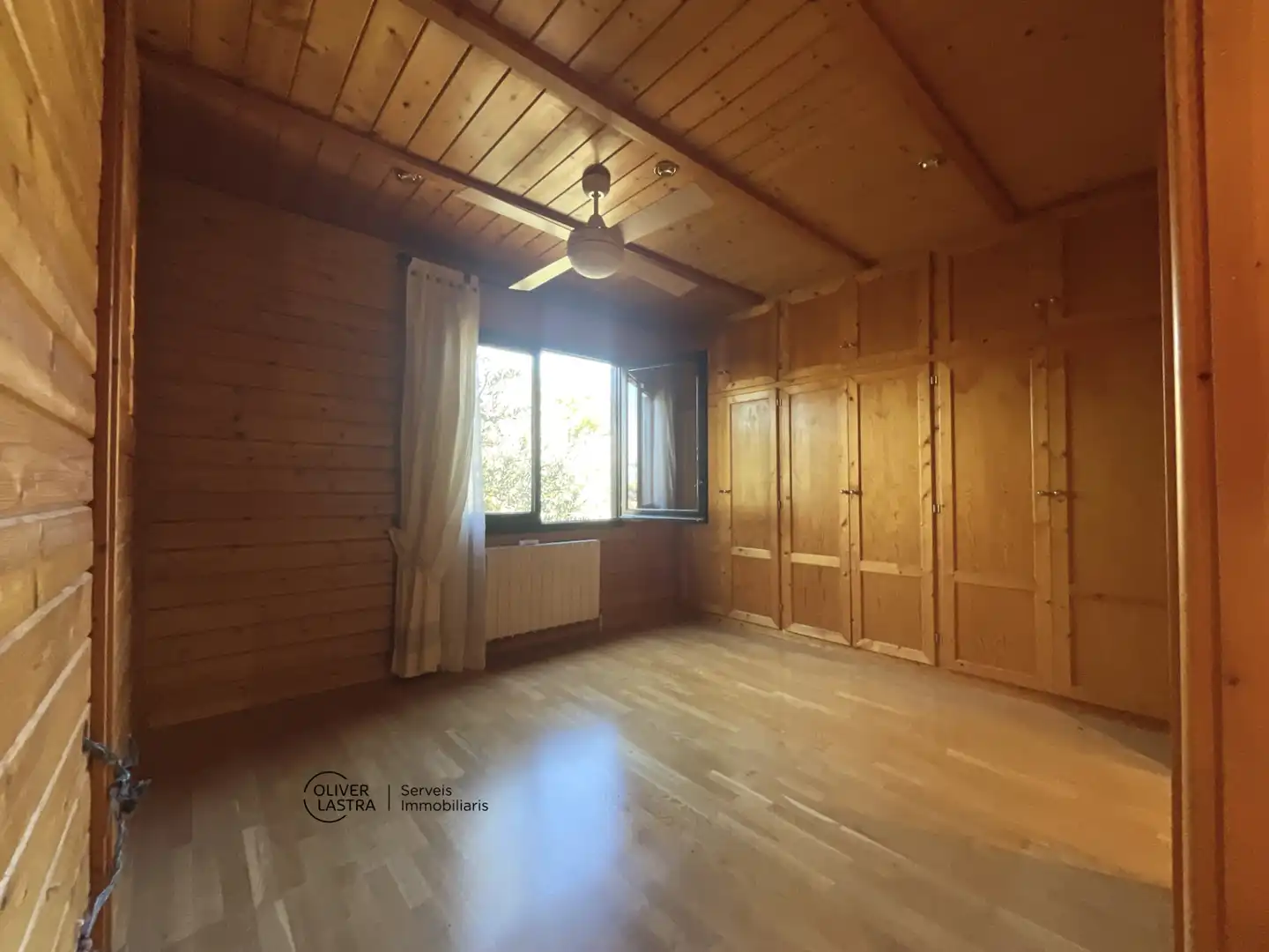 Habitación de Casa o chalet en venta en Sant Andreu de la Barca con Aire acondicionado, Calefacción y Jardín privado
