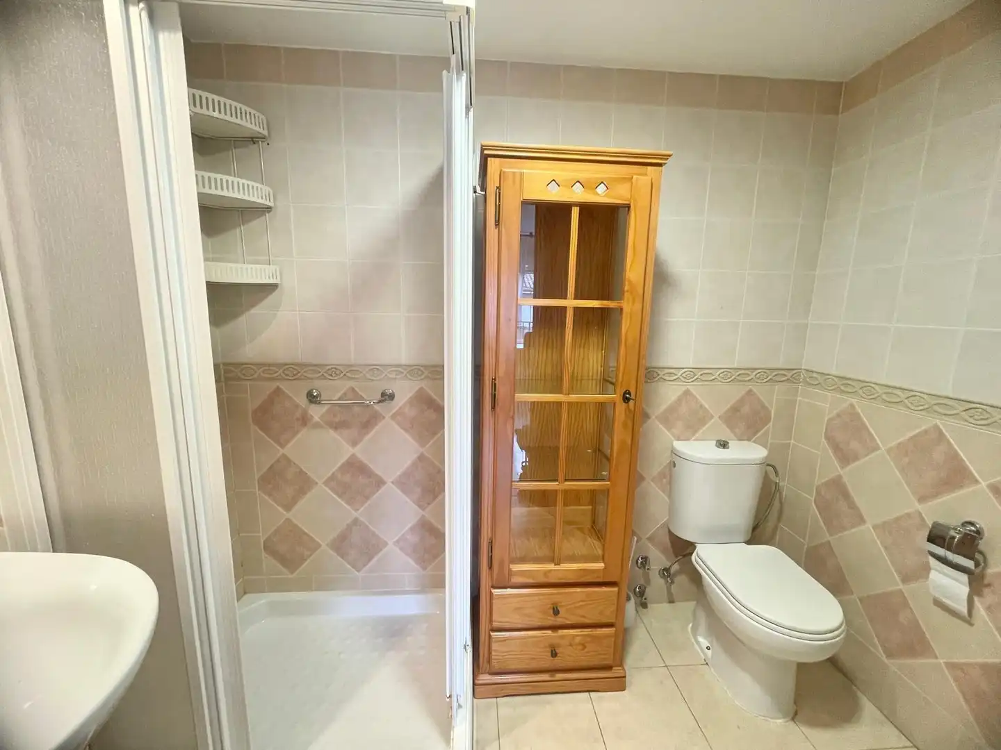 Bathroom of Flat for rent in Granada  with Furnished and Balcony