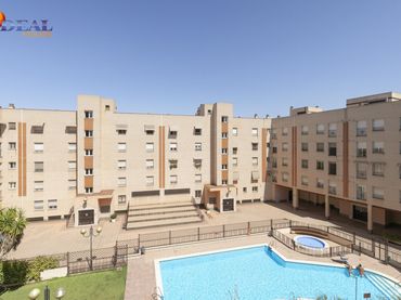 Piso con piscina en venta en Calle Ramón y Cajal