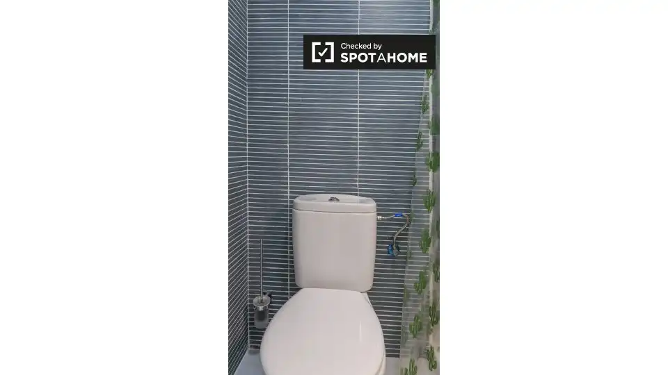 Baño de Piso de alquiler en Valencia con Aire acondicionado, Calefacción y Amueblado