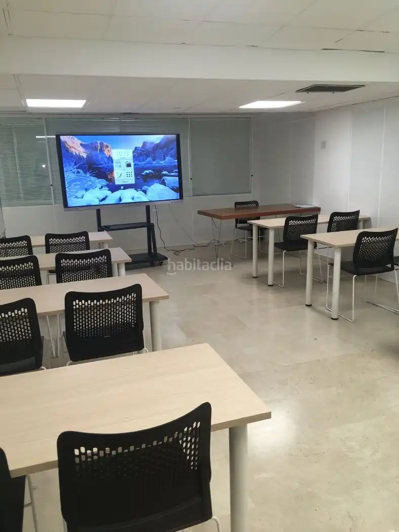 Office space with lift to rent in Carrer de Guillem de Castro 9, imagen 27