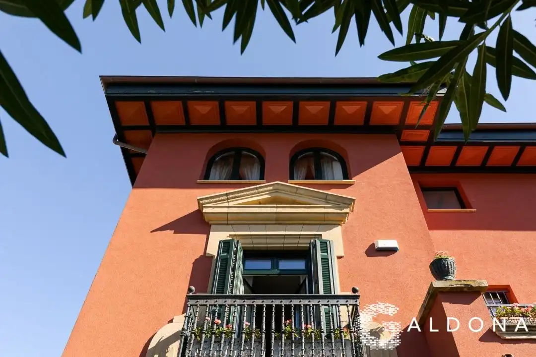 Vista exterior de Casa o xalet en venda en Donostia - San Sebastián  amb Calefacció, Jardí privat i Terrassa
