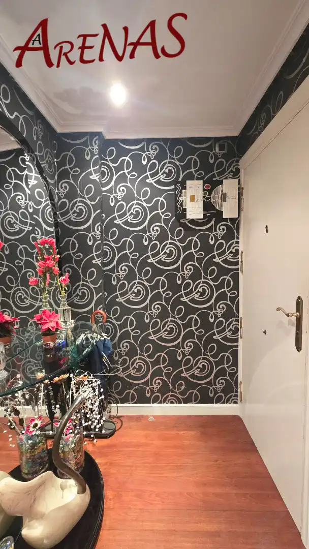 Wohnung zum Verkauf in Laredo mit Heizung, Parkett und Möbliert