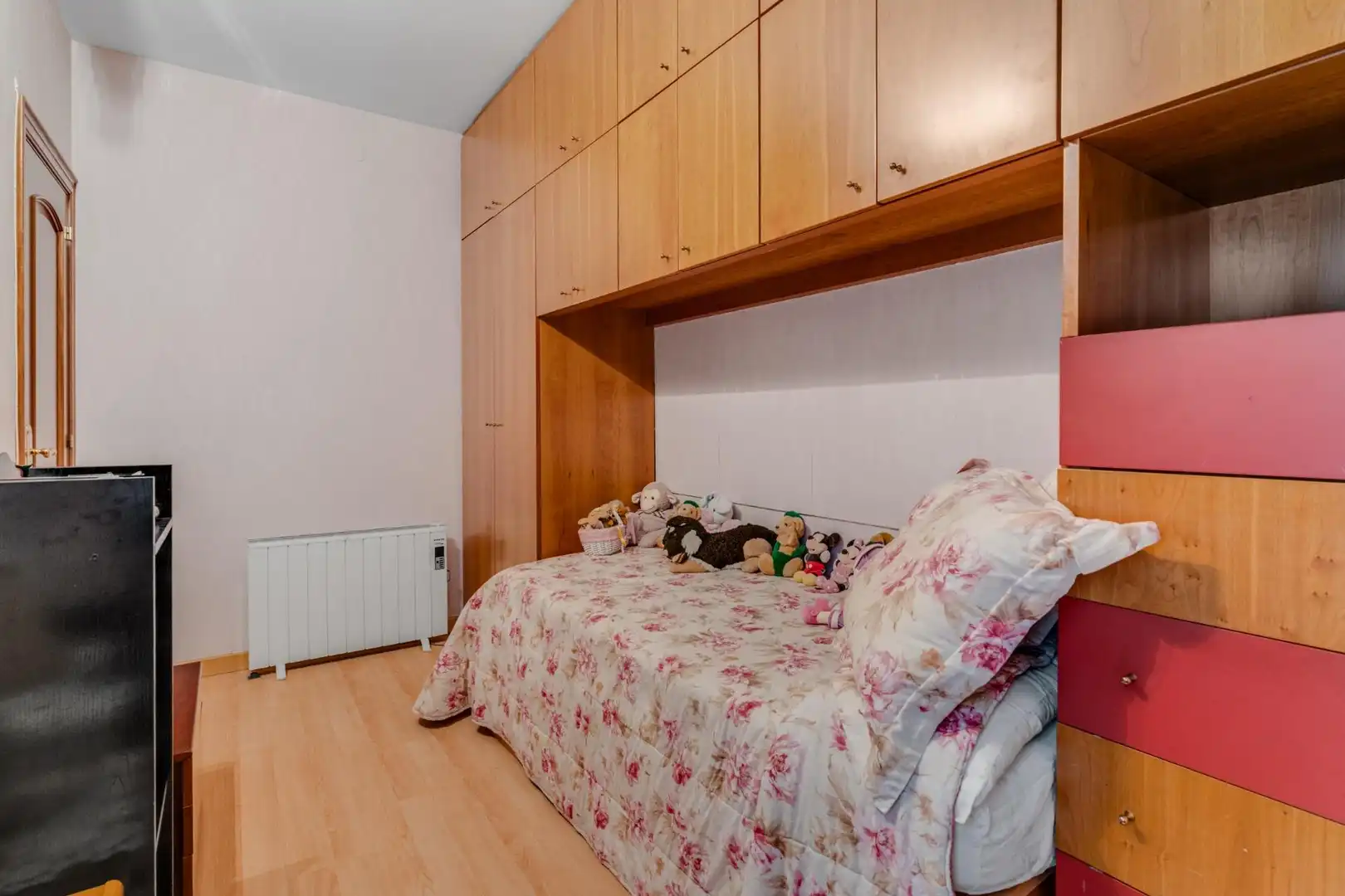 Bedroom of Flat for sale in Barcelona  with Air Conditioner