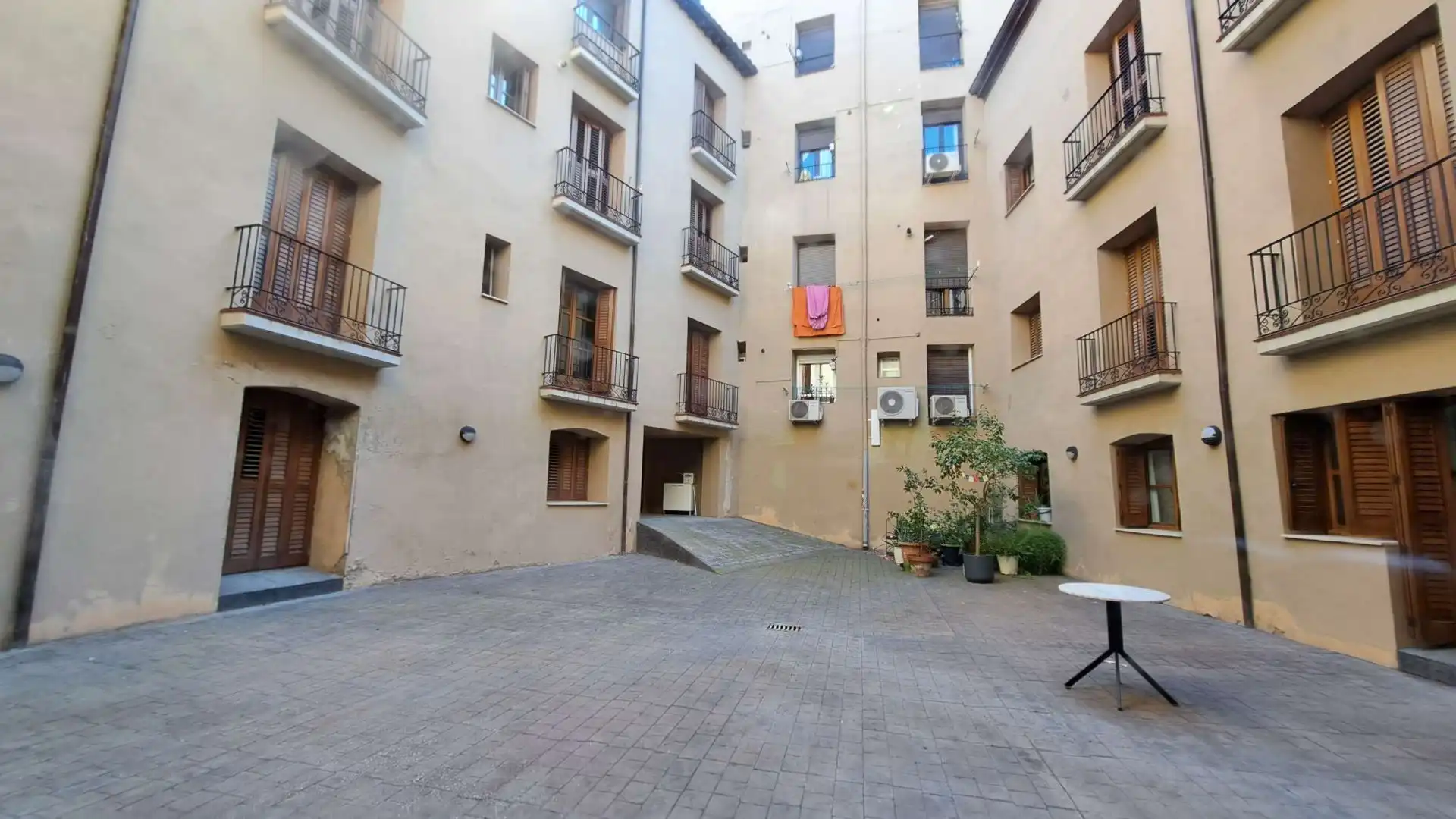 Vista exterior de Local de alquiler en Zaragoza