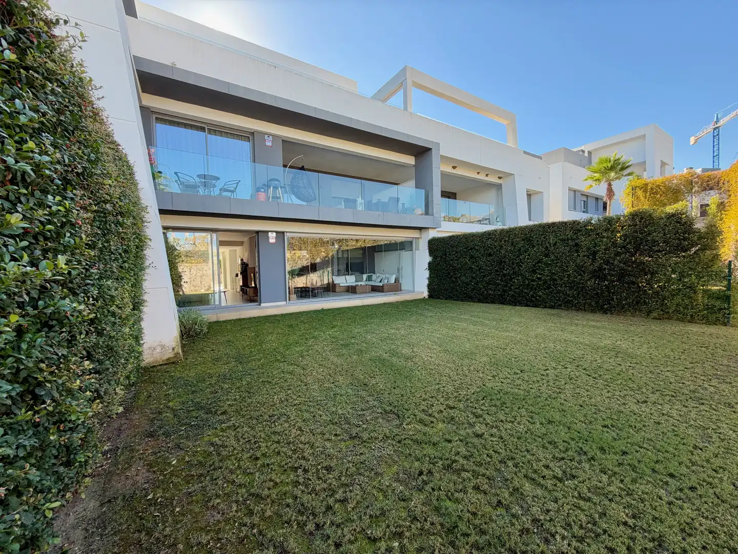 Vista exterior de Planta baja de alquiler en Selwo