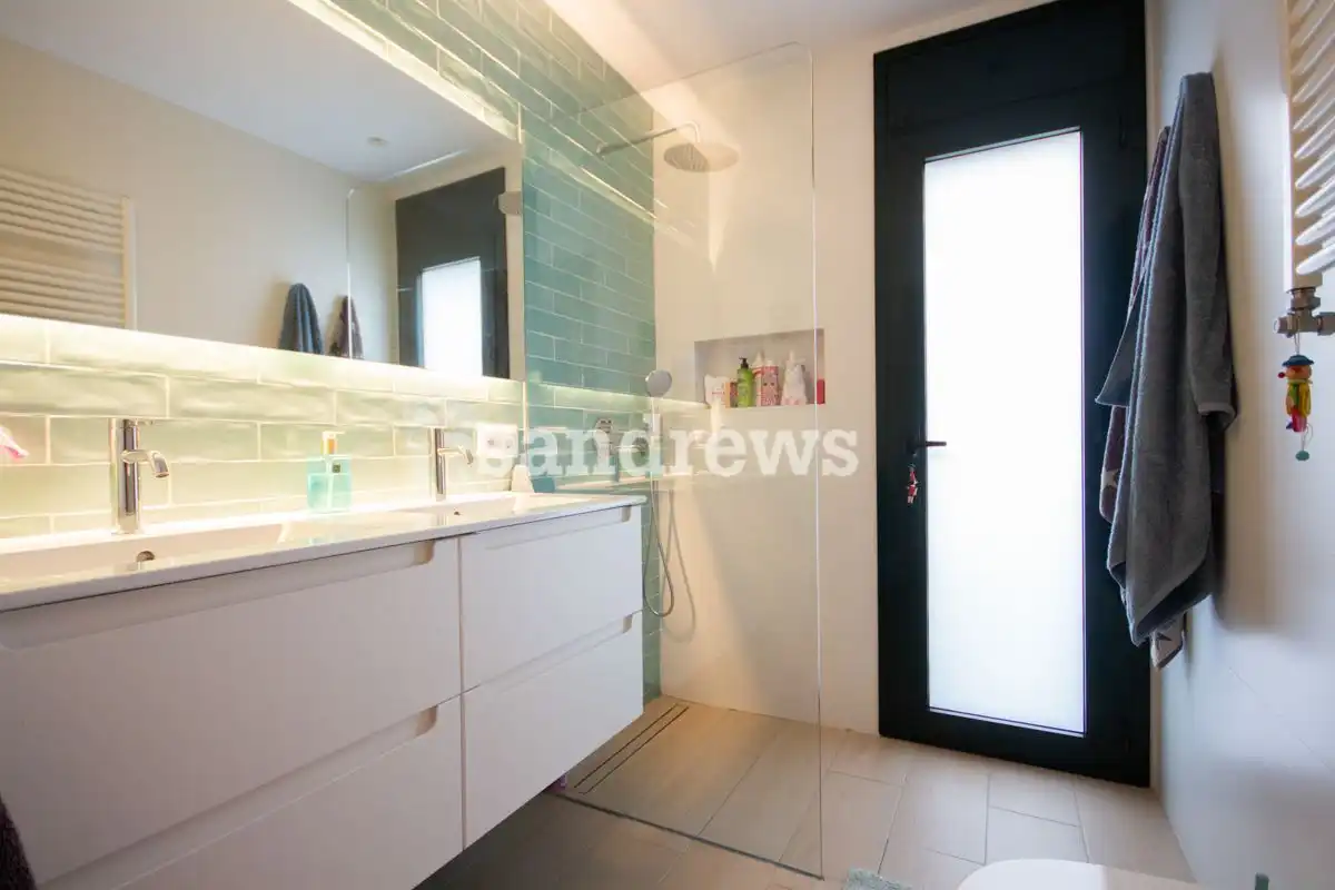 Baño de Casa o chalet en venta en Sant Miquel de Fluvià con Aire acondicionado, Calefacción y Jardín privado