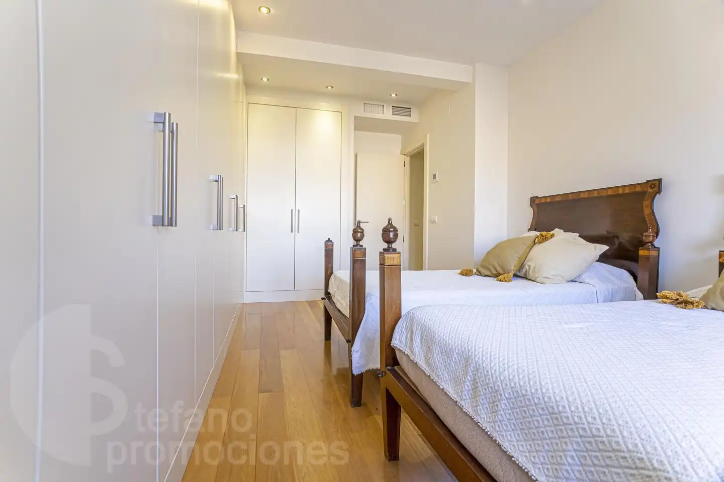 Schlafzimmer von Dachboden zur Miete in Málaga mit Klimaanlage, Heizung und Parkett