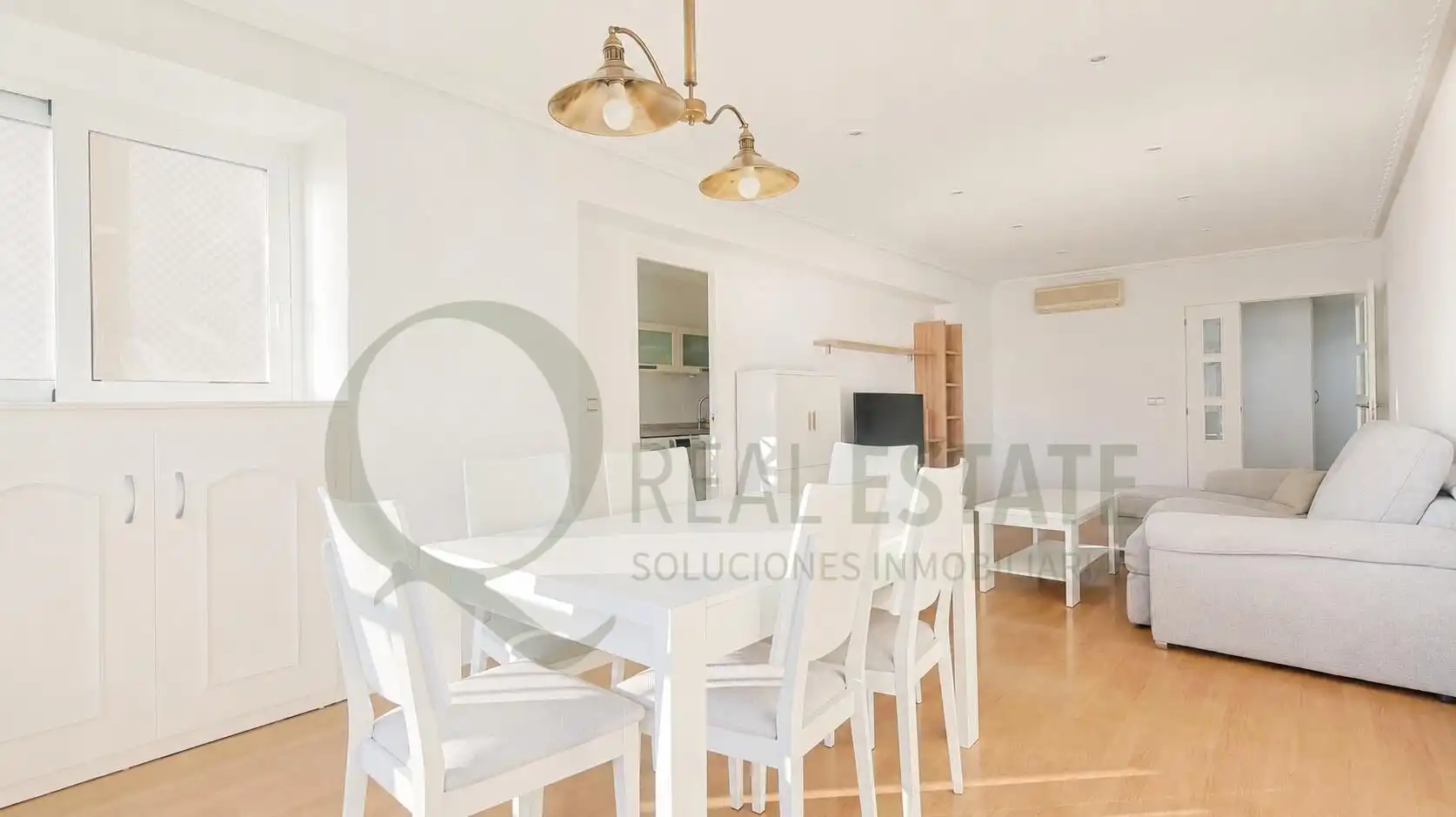 Außenansicht von Wohnung zum Verkauf in Alicante / Alacant mit Heizung, Privatgarten und Terrasse