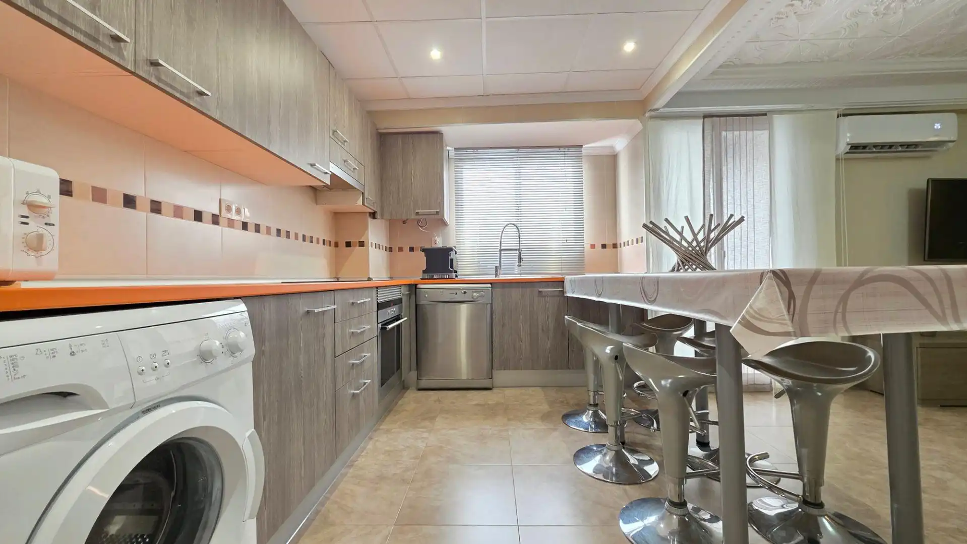 Flat with terrace to rent in Calle Carrer Trevijano, imagen 6
