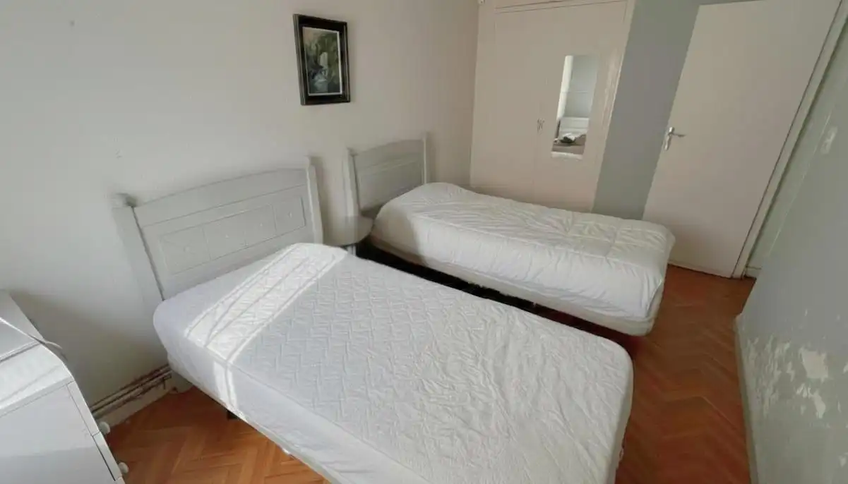 Habitación de Casa adosada en venta en Arganda del Rey con Calefacción, Jardín privado y Piscina comunitaria