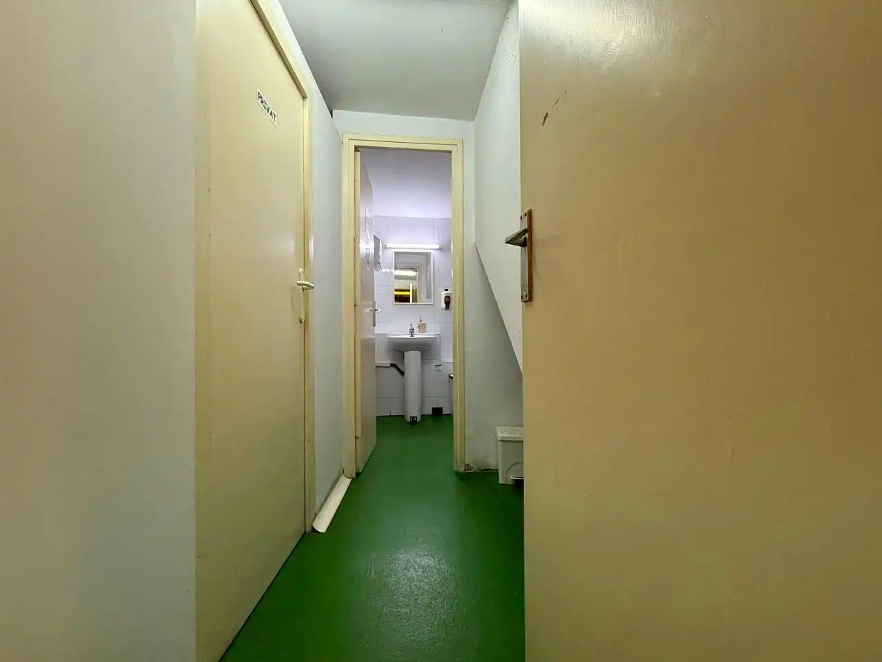 Local comercial en venta en Carrer de Joaquim Ruyra, imagen 4